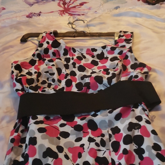 Dress - Picture 9 of 14